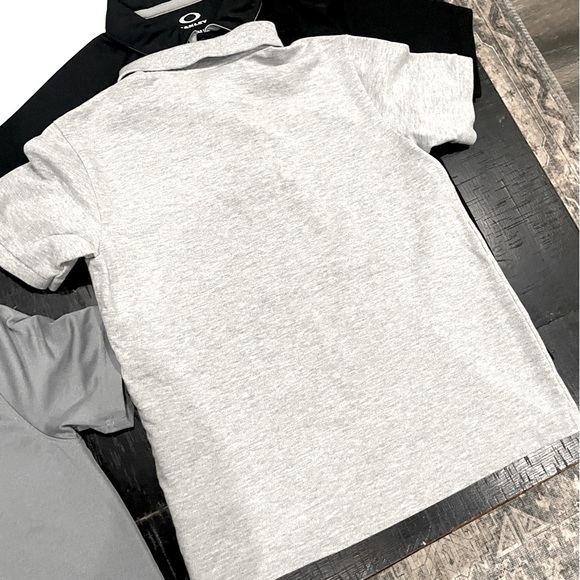 Lacoste polo light gray, size 10, 2nd tee has threading loose in side. Easy fix - Picture 3 of 10